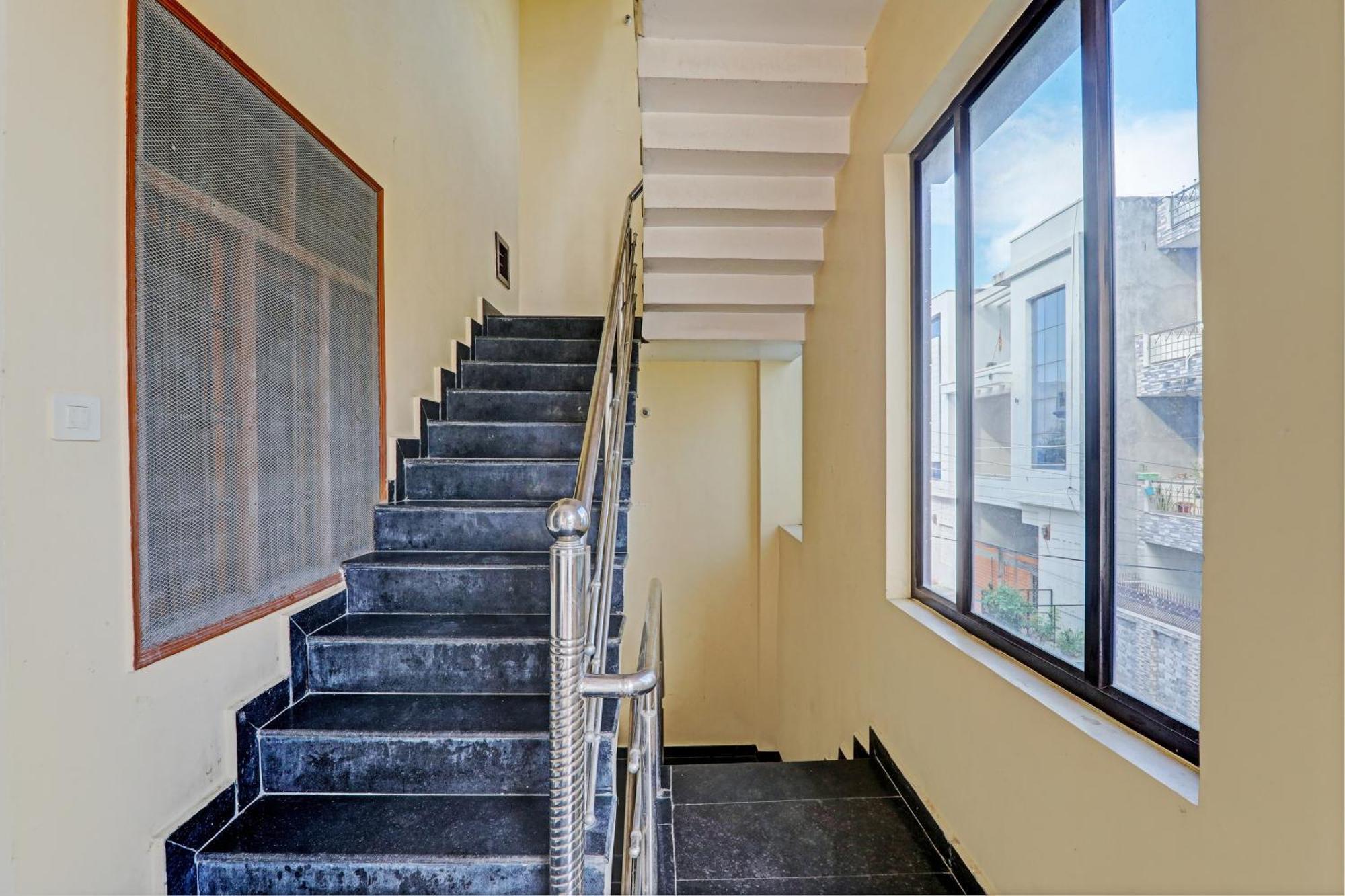 לקנאו Hotel O Drip Inn מראה חיצוני תמונה